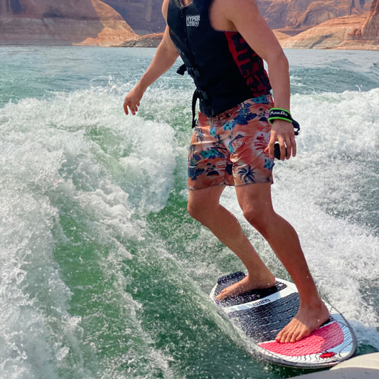 Wakesurf Stance 101: Goofy vs. Regular Explained