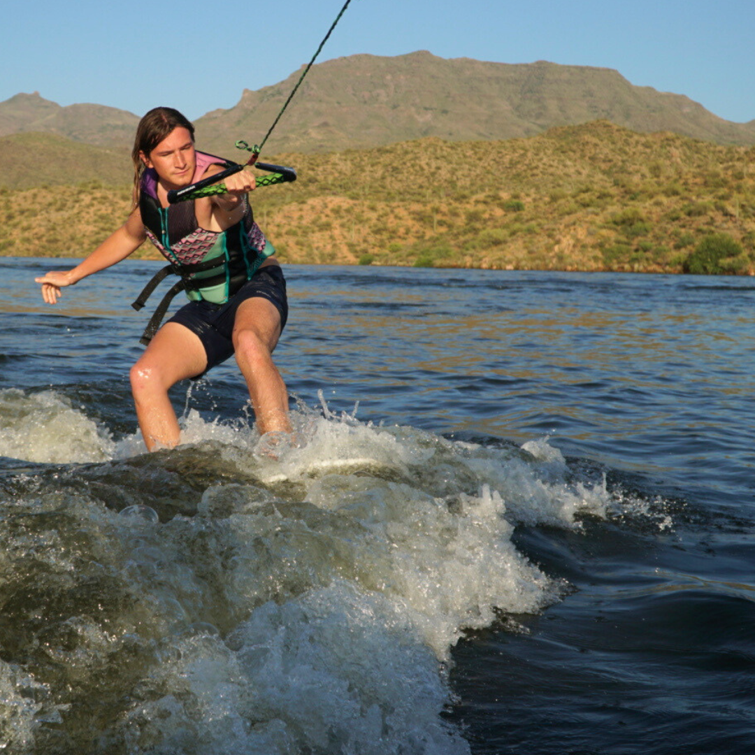 Top 5 Wakesurfing Tips for Beginners: Mastering the Basics