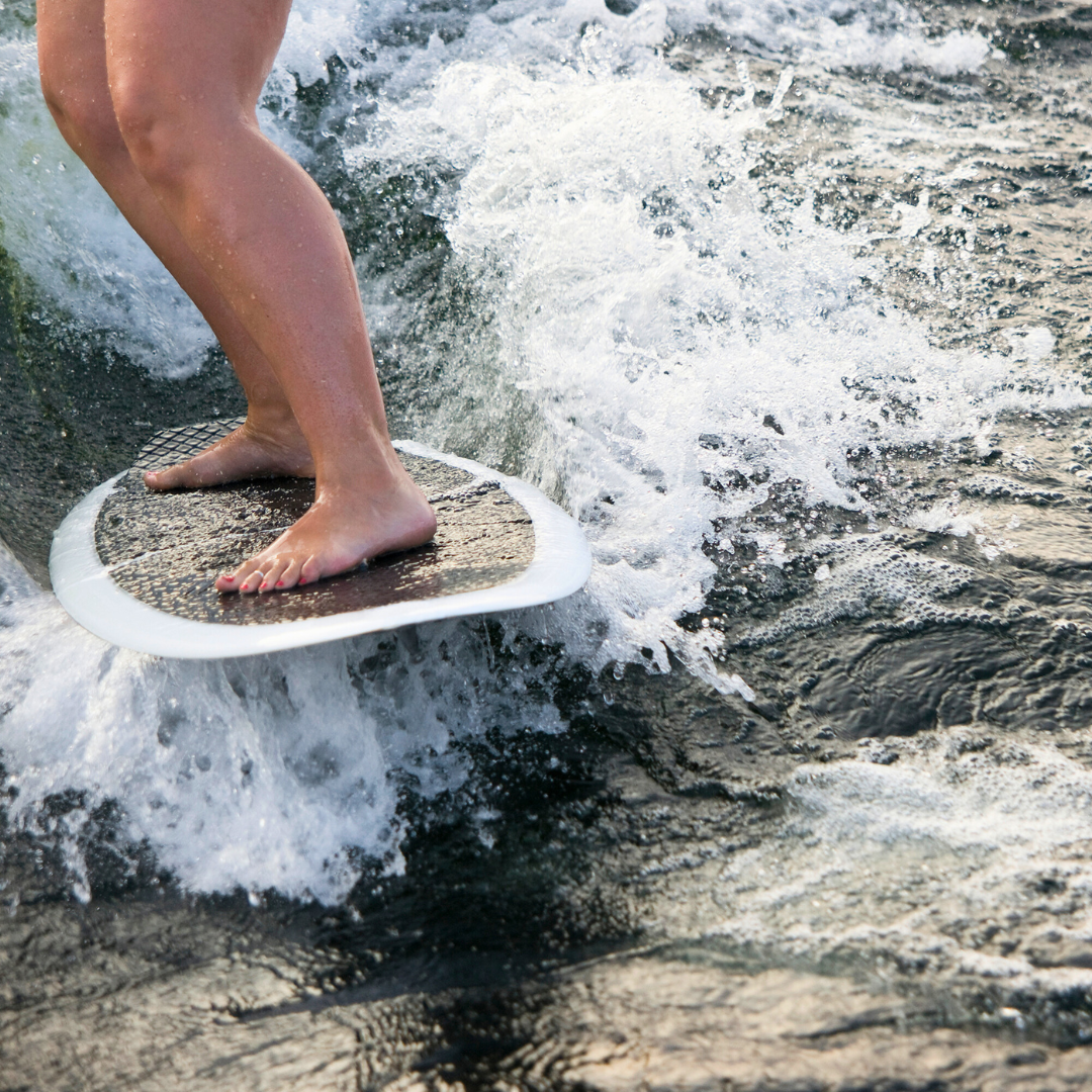 How Wakesurfing Works: A Beginner’s Guide to Riding the Perfect Wave Behind a Boat