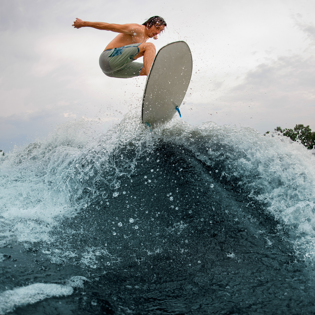 The Science and Craftsmanship Behind Wakesurf Board Manufacturing